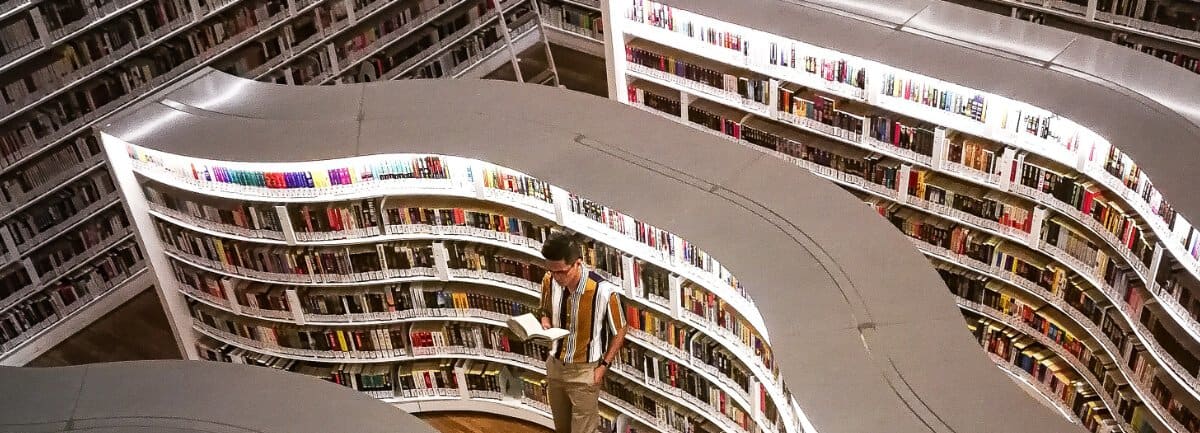 Best Books For Freelancers | DropCapCopy